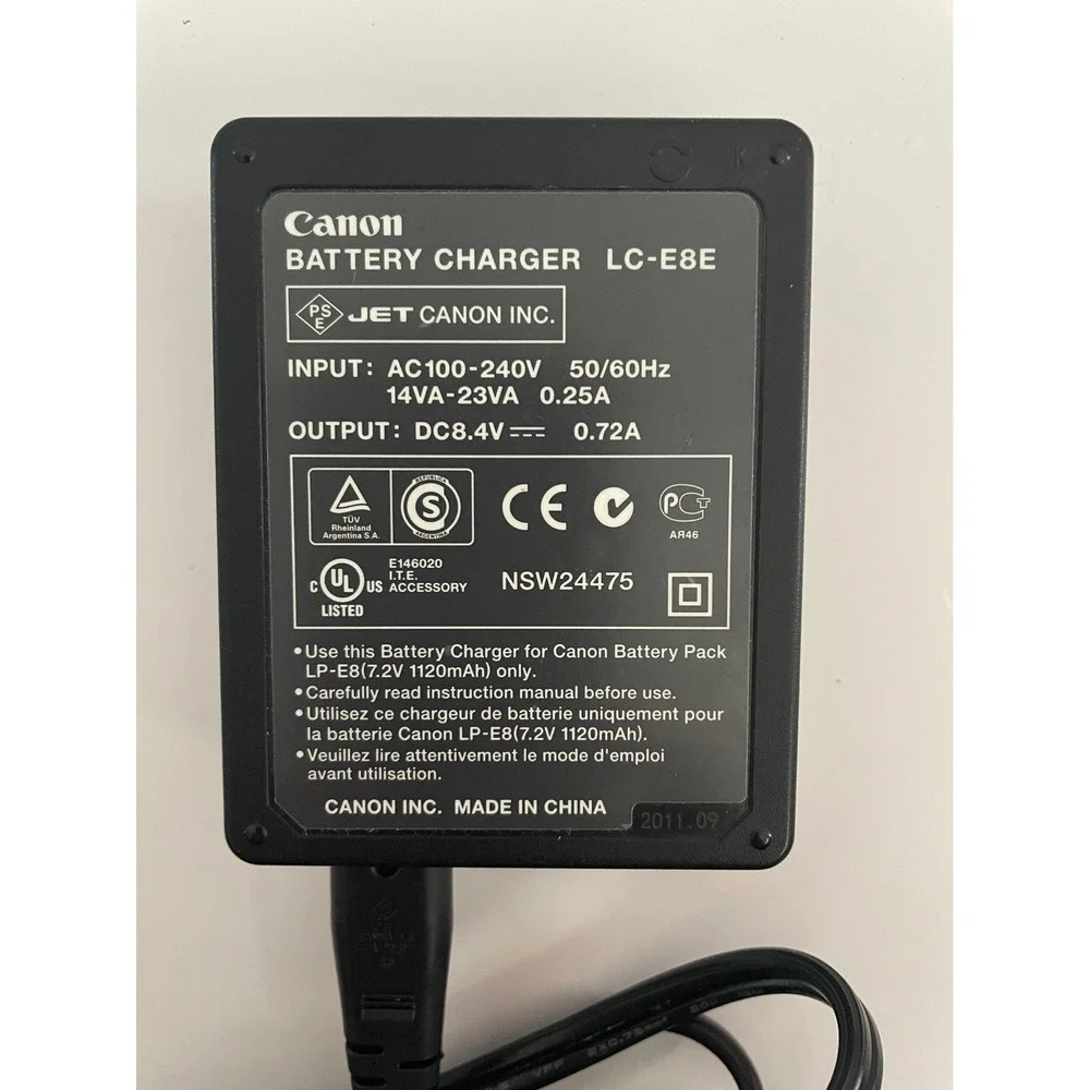Canon EOS Rebel T2i 550D OEM Accessories LC-E8E Charger AV Cable Lens Cap Manual